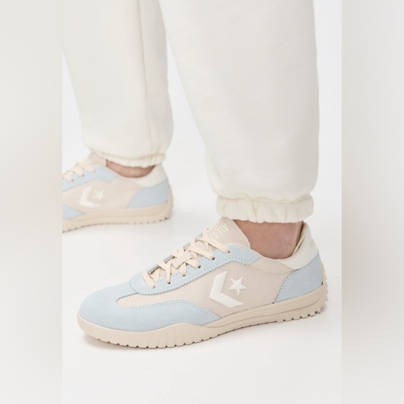 Converse RUN STAR TRAINER LIGHT DUNE/YOU DEW YOU/EGRET - Picture 1 of 4